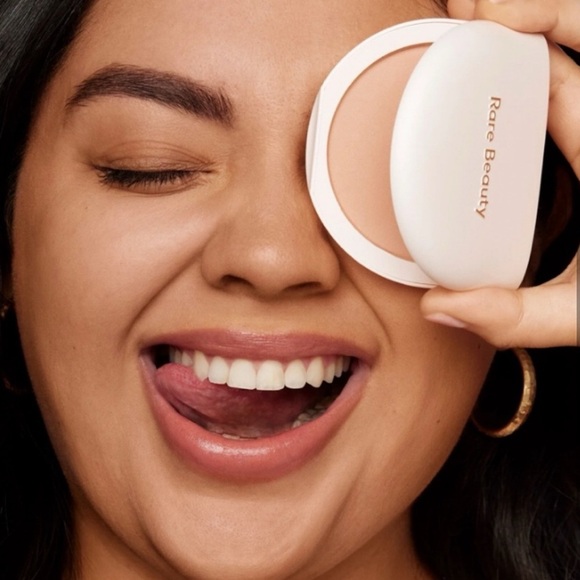 NEW Rare Beauty Natural tinted pressed finishing powder - Picture 4 of 7